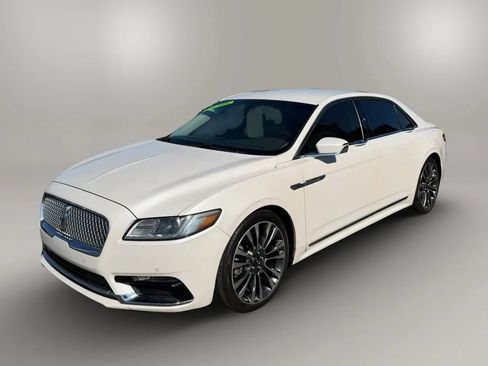 Used 2017 Lincoln Continental Select w/ Climate Package AWD/4WD image 3