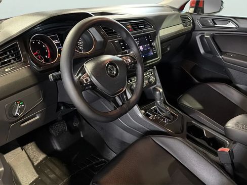 Used 2018 Volkswagen Tiguan SEL FWD image 42