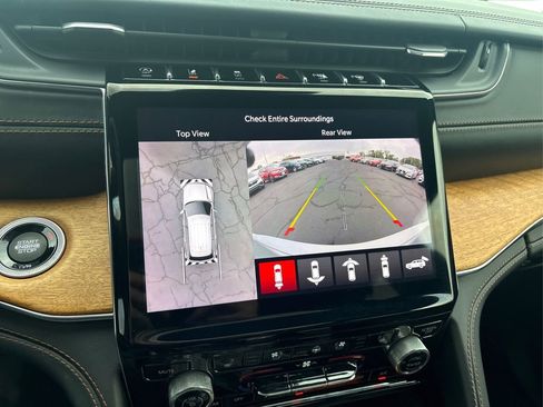 Used 2021 Jeep Grand Cherokee L Summit image 27