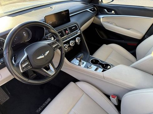 Used 2023 Genesis G70 2.0T image 12