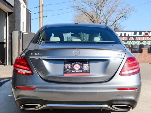 Used 2017 Mercedes-Benz E 300 4MATIC image 7
