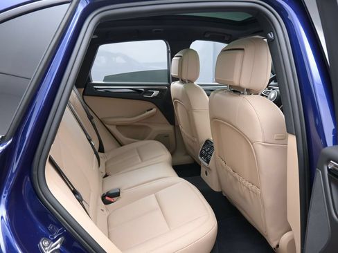 Certified 2026 Porsche Macan AWD/4WD image 27