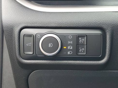 Used 2023 Ford Explorer XLT w/ Equipment Group 202A AWD/4WD image 18