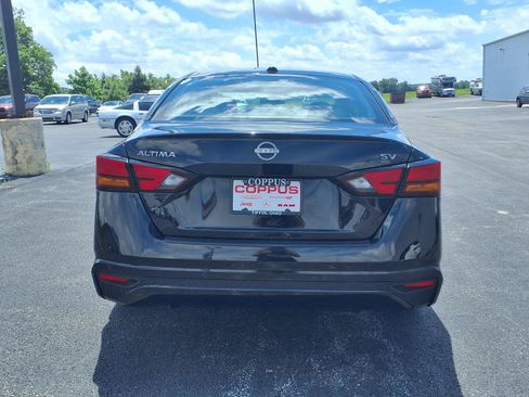 Used 2024 Nissan Altima 2.5 SV FWD image 7