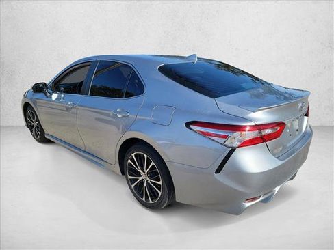 Used 2020 Toyota Camry SE image 7