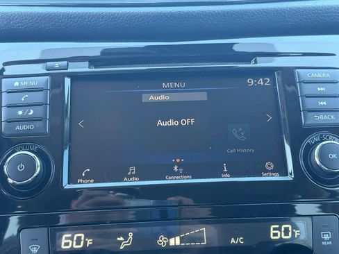 Used 2020 Nissan Rogue SV AWD/4WD image 24
