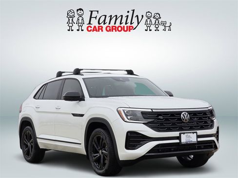 New 2026 Volkswagen Atlas Cross Sport SEL R-Line image 2