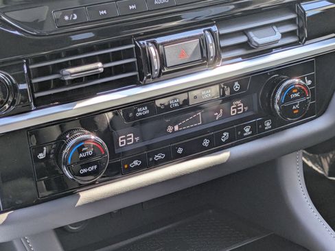 New 2025 Nissan Pathfinder SL image 21