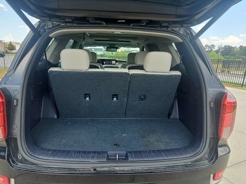 Used 2021 Hyundai Palisade Limited FWD image 17