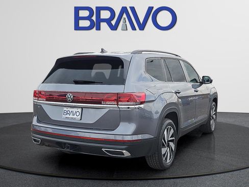 Used 2025 Volkswagen Atlas SE image 4