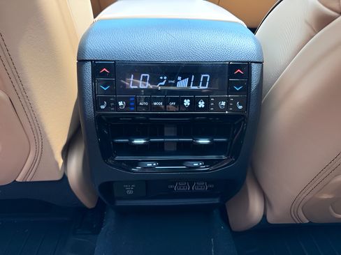 Used 2024 Jeep Grand Cherokee L Summit AWD/4WD image 29