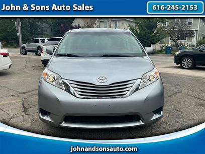 Used 2017 Toyota Sienna LE