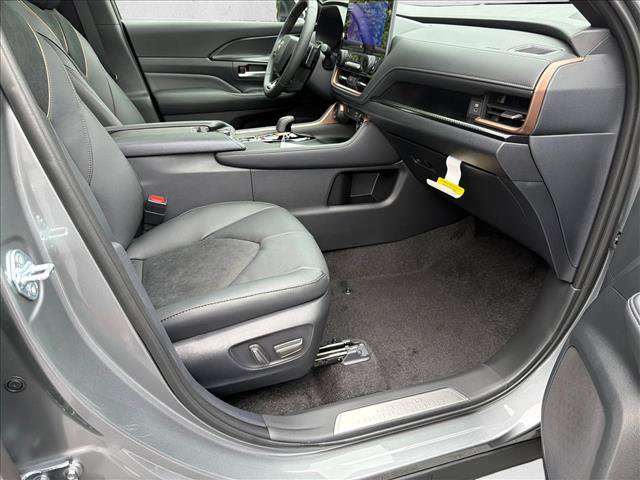 New 2026 Toyota Grand Highlander AWD Hybrid image 13