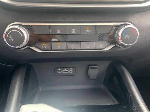Used 2024 Nissan Altima 2.5 SV FWD image 34