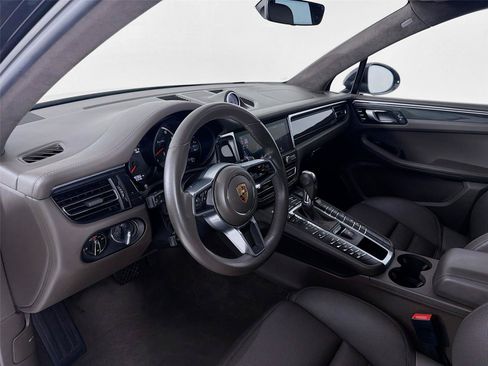 Used 2020 Porsche Macan Turbo AWD/4WD image 4