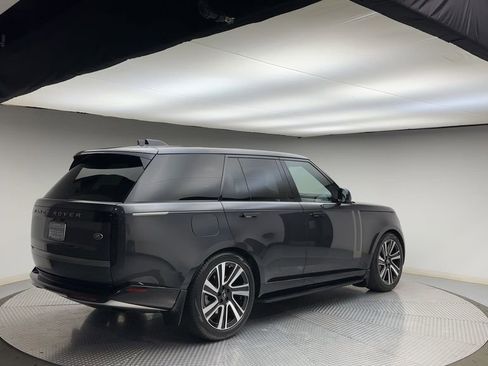 Used 2023 Land Rover Range Rover SE AWD/4WD image 8
