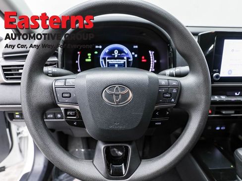 Used 2025 Toyota Camry LE FWD image 10