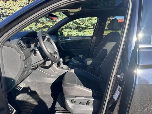 Used 2022 Volkswagen Tiguan SEL R-Line image 8