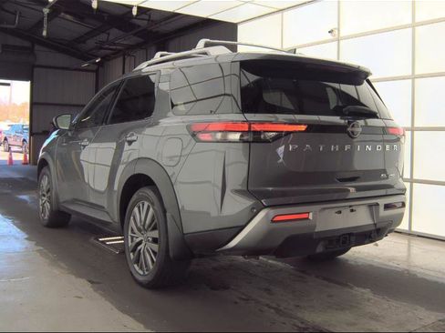Used 2023 Nissan Pathfinder SL w/ SL Premium Package image 9