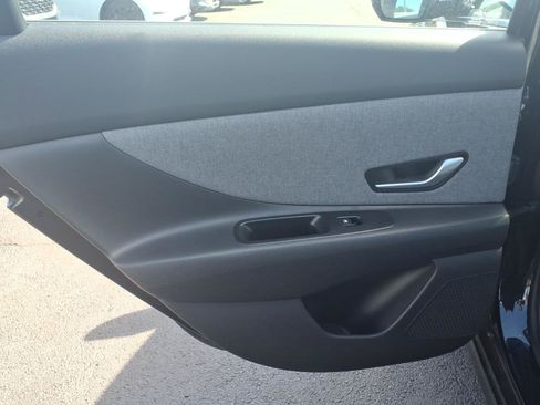 Certified 2023 Hyundai Elantra Limited FWD image 16