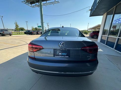 Used 2018 Volkswagen Passat 2.0T SE FWD image 4