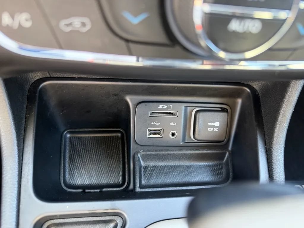 Used 2015 Jeep Cherokee Limited FWD image 21