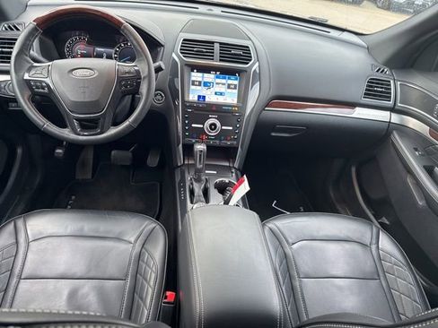 Used 2019 Ford Explorer Platinum image 16