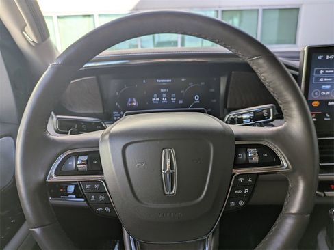 Certified 2024 Lincoln Navigator L Reserve image 31