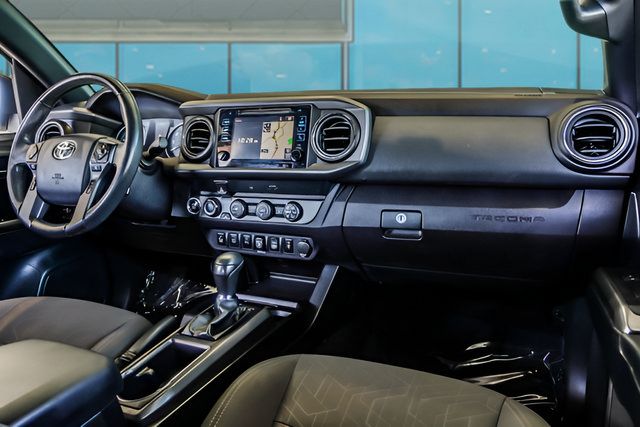 Used 2019 Toyota Tacoma TRD Off-Road w/ Technology Package AWD/4WD image 13