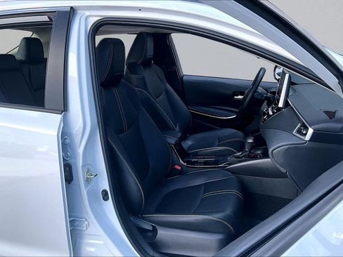 Used 2025 Toyota Corolla XLE FWD image 32
