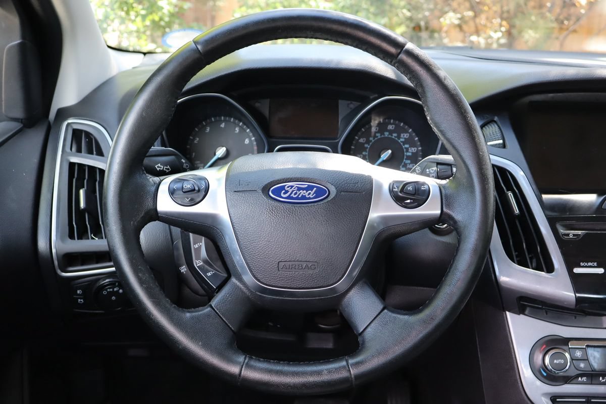 Used 2014 Ford Focus Titanium FWD image 18