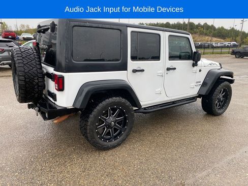 Used 2018 Jeep Wrangler Unlimited Sport w/ Connectivity Group image 6