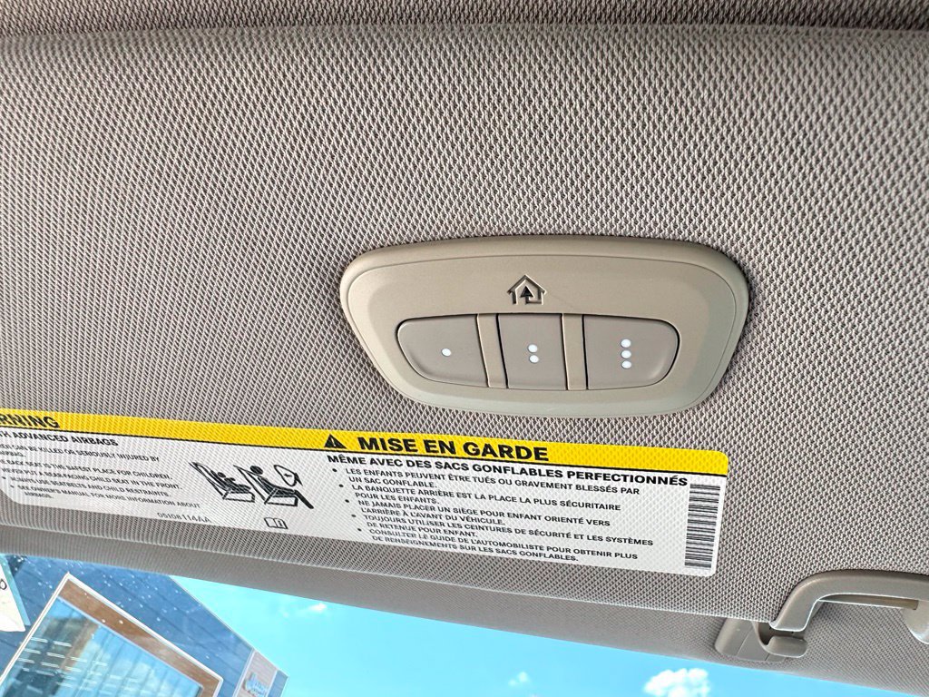 Used 2020 Chrysler Pacifica Limited FWD image 39