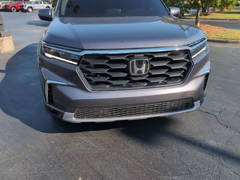 Used 2025 Honda Pilot EX-L image 6
