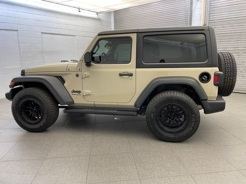 Certified 2022 Jeep Wrangler Sport AWD/4WD image 10