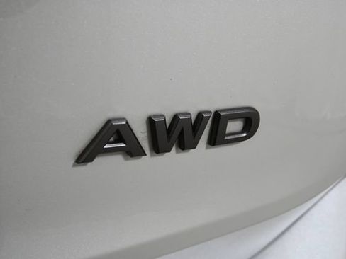 Used 2025 Nissan Rogue SV AWD/4WD image 12