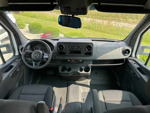 Used 2022 Mercedes-Benz Sprinter 3500 image 41