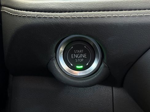 Used 2025 Chevrolet Suburban LT AWD/4WD image 35