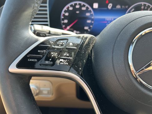 Used 2025 Mercedes-Benz GLE 450e 4MATIC image 19