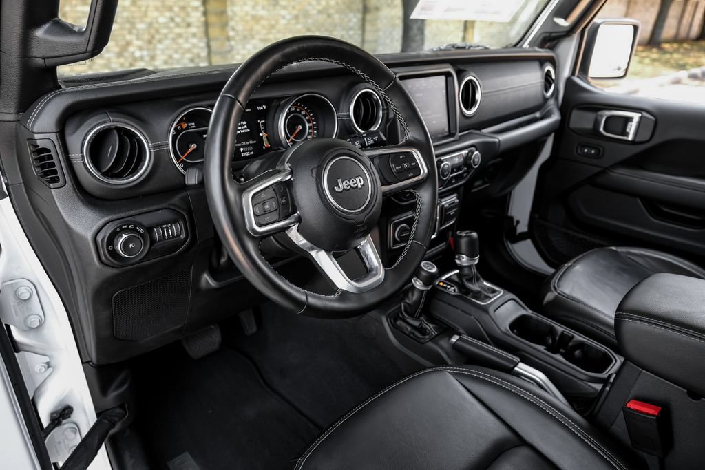 Used 2022 Jeep Wrangler Unlimited Sahara w/ Cold Weather Group AWD/4WD image 26