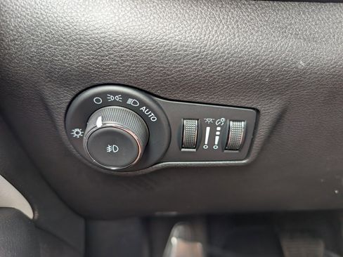 Used 2022 Jeep Compass Limited image 29