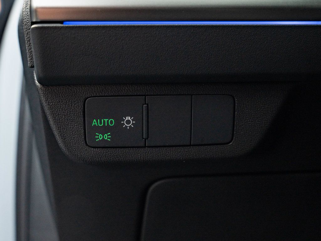 Used 2023 Audi Q4 e-tron Premium Plus w/ Premium Plus RWD image 41