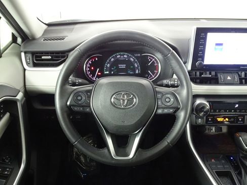 Used 2019 Toyota RAV4 Limited image 26