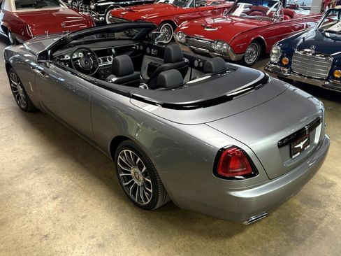 Used 2019 Rolls-Royce Dawn image 15