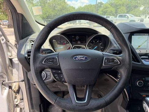 Used 2019 Ford Escape Titanium FWD image 8