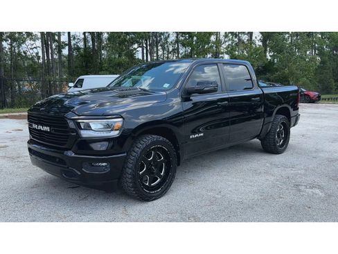 Used 2023 RAM 1500 Laramie AWD/4WD image 4