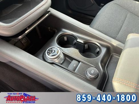 Used 2025 Ford Explorer Active AWD/4WD image 23