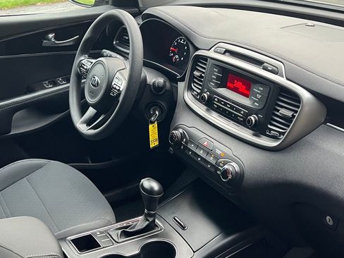 Used 2016 Kia Sorento L image 18