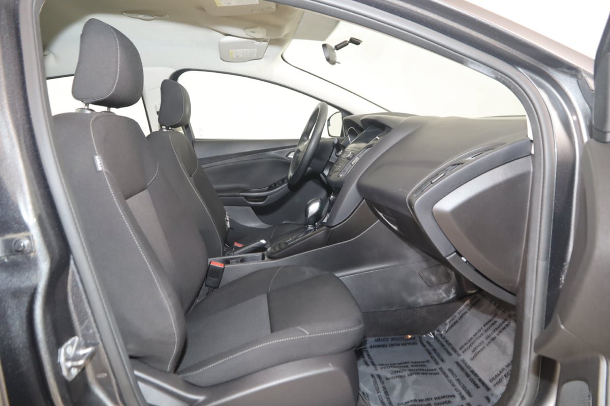 Used 2018 Ford Focus SE FWD image 10