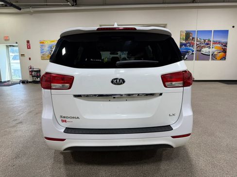 Used 2016 Kia Sedona LX FWD image 10
